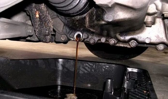 cara mengganti oli motor