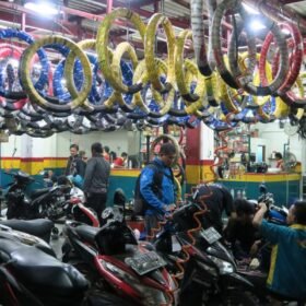 usaha bengkel motor