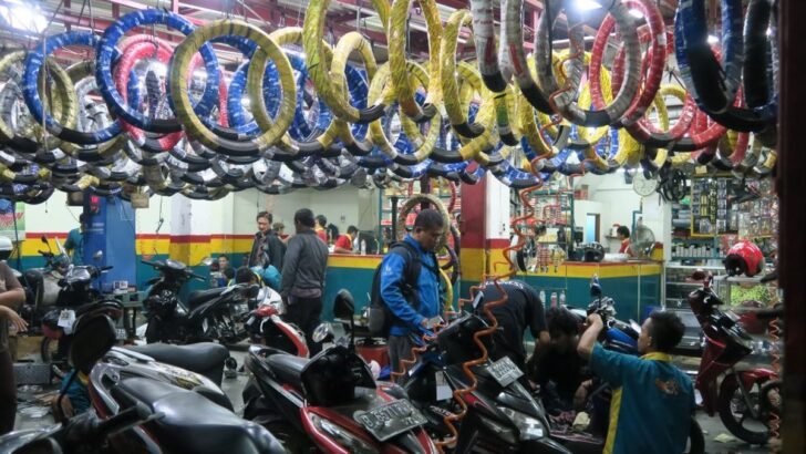 usaha bengkel motor