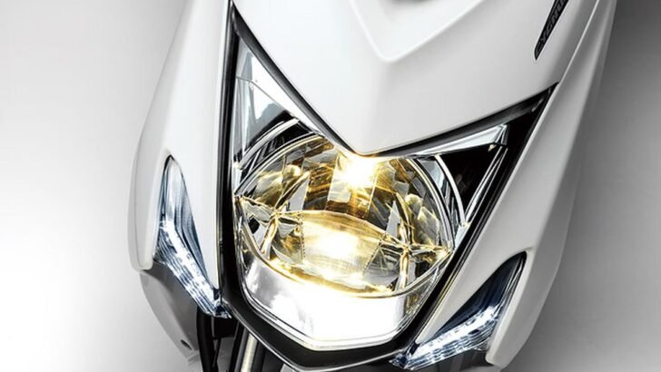 rangkaian lampu kepala sepeda motor