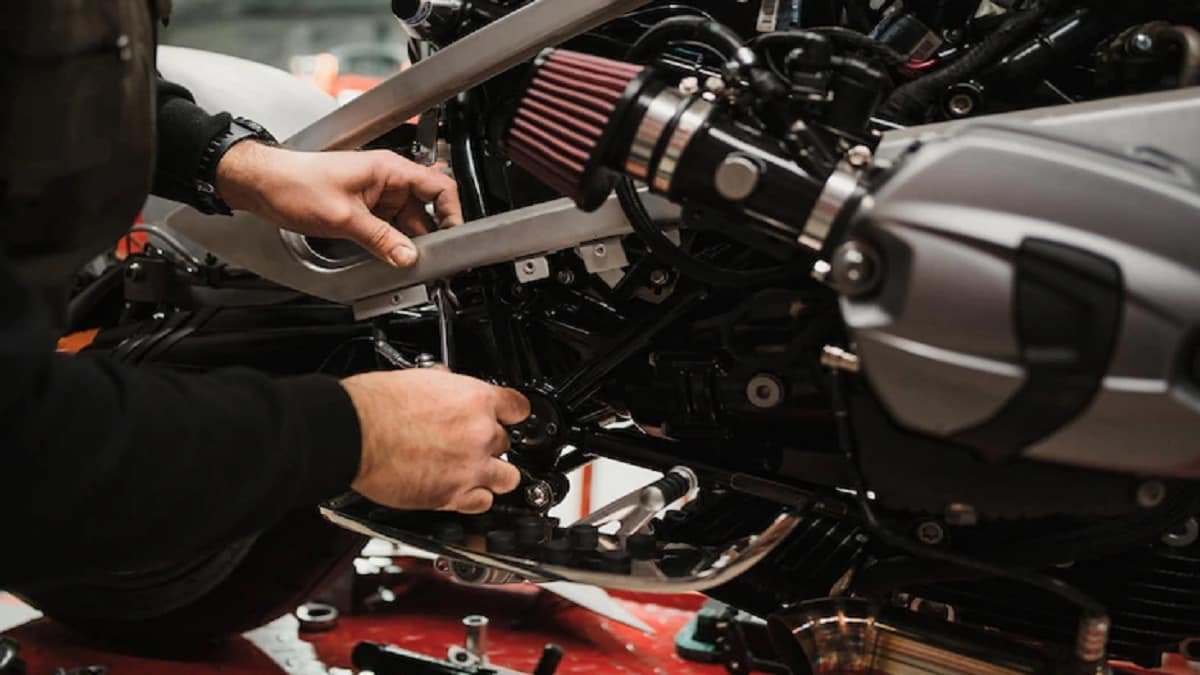 berapa lama ganti oli motor