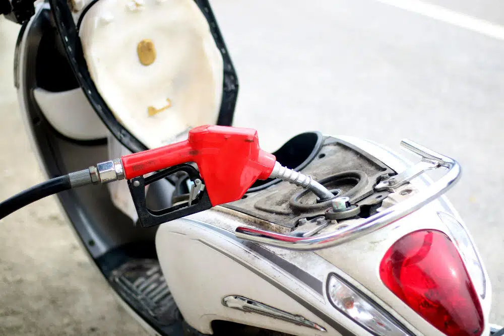 1 liter bensin berapa km motor