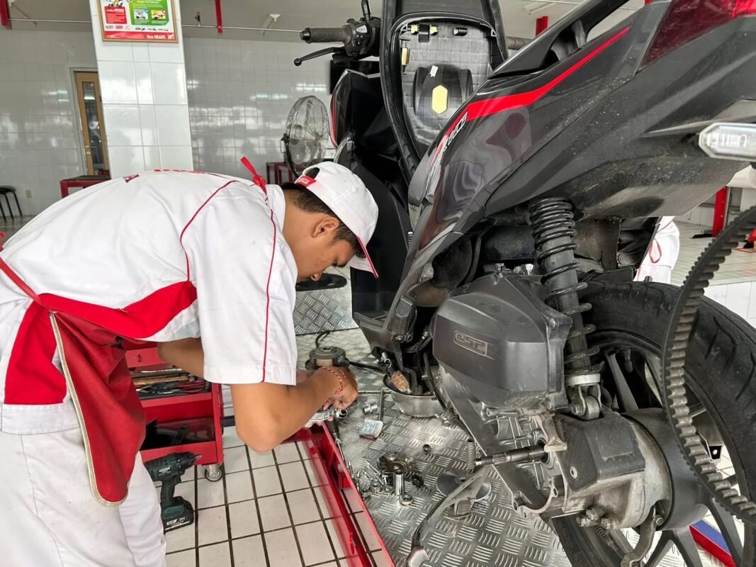 berapa lama ganti oli motor
