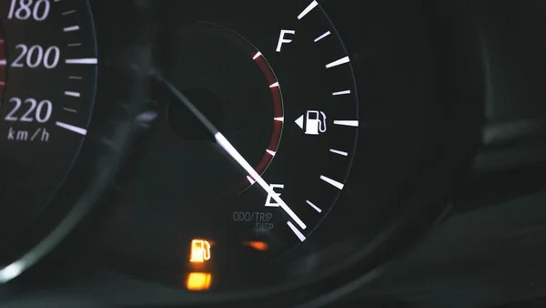 indikator bensin motor tidak akurat