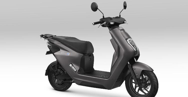 apakah motor listrik pakai oli
